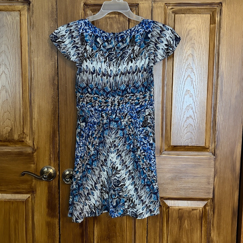 Free People Blue and White Floral V-Neck Midi Dress Size 4 - Picture 2 of 6